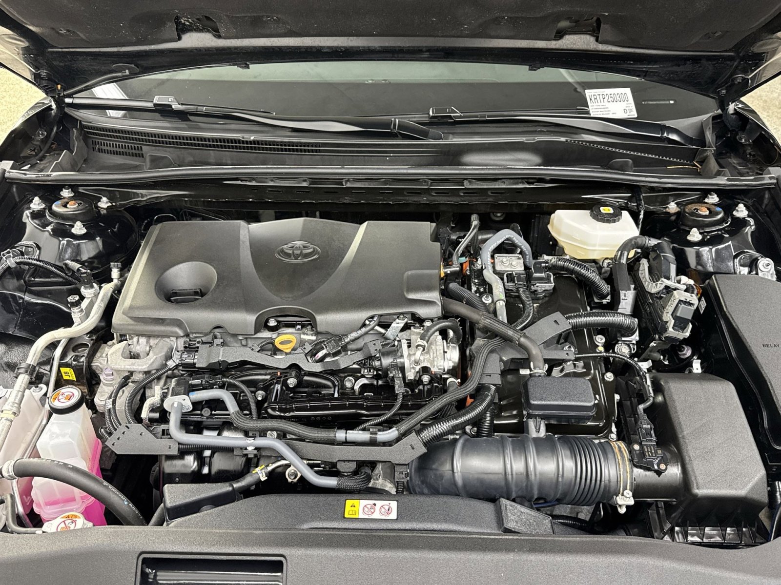 Used 2025 Toyota Camry SE w/ Convenience Package image 31