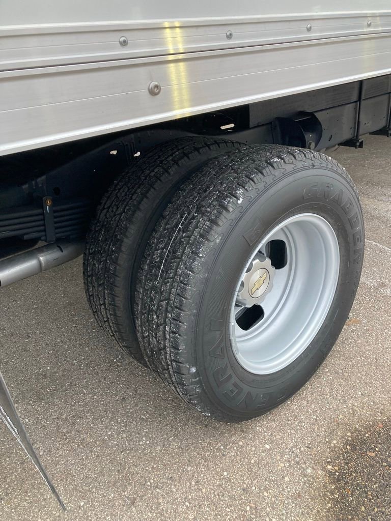 New 2025 Chevrolet Express 4500 w/ Power Convenience Package RWD image 8