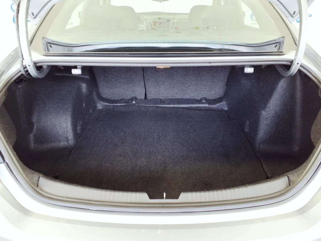 Used 2025 Chevrolet Malibu LS image 11