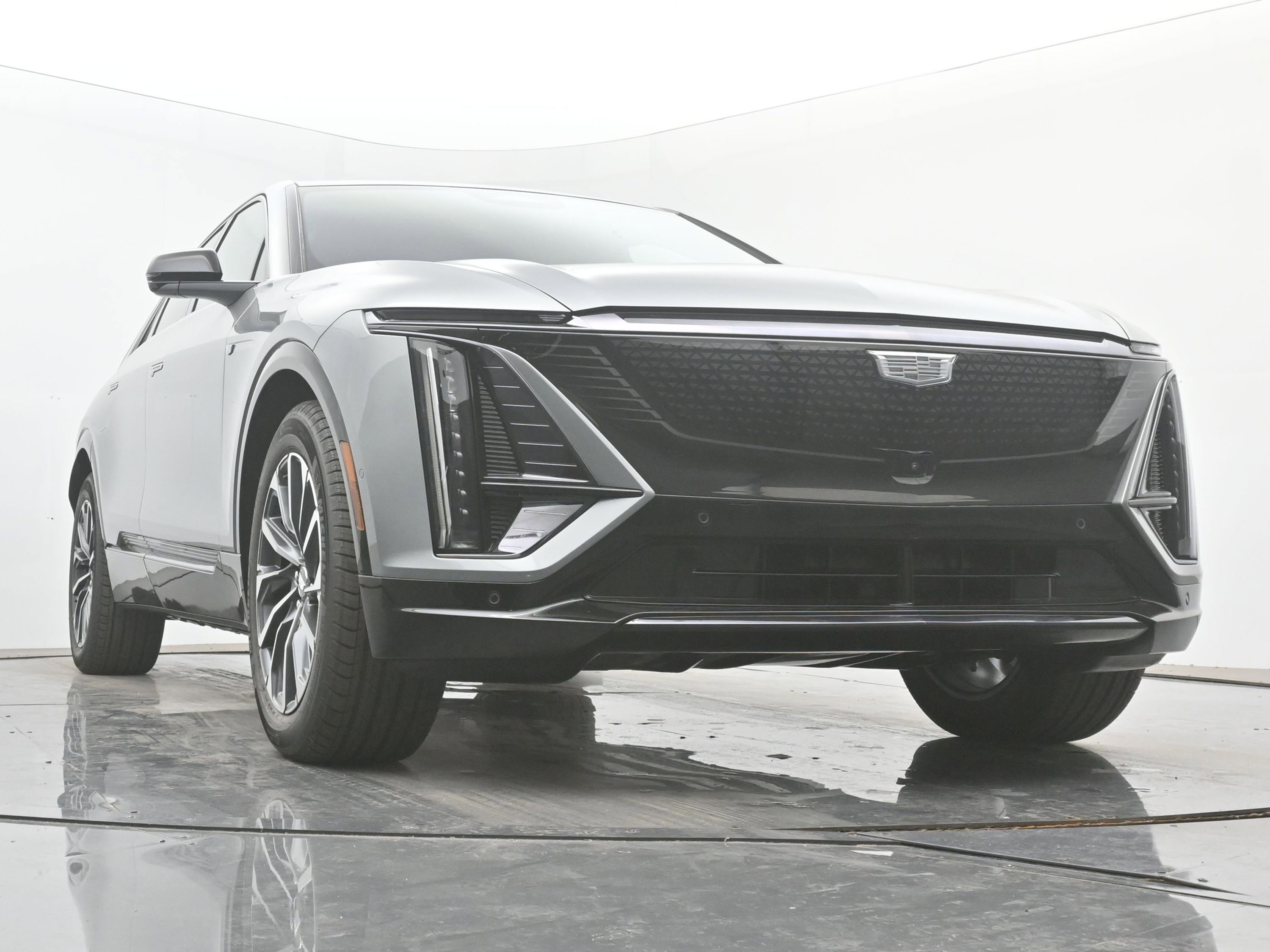 New 2026 Cadillac Lyriq Sport w/ LPO, Floor Liner Package AWD/4WD image 22