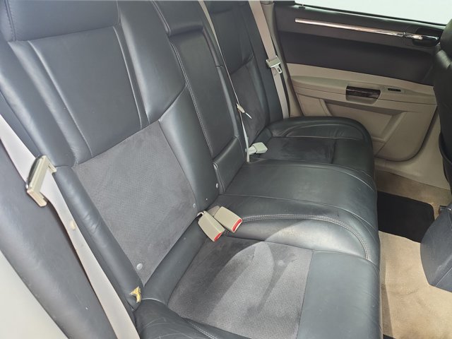 Used 2007 Chrysler 300 C RWD image 12