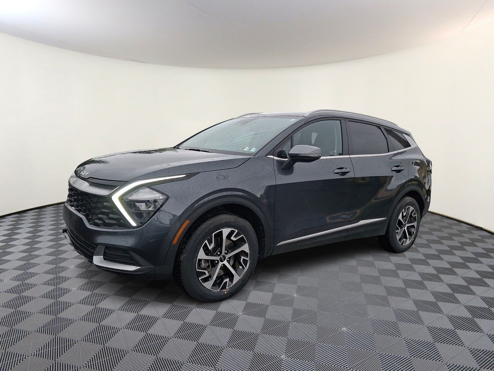 Used 2023 Kia Sportage EX AWD/4WD image 3