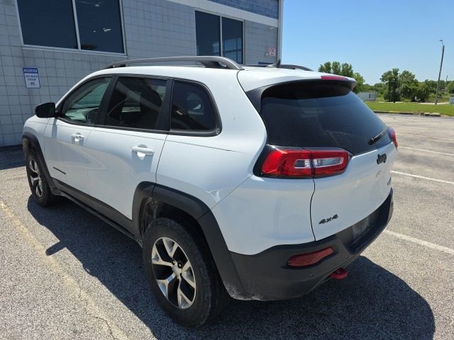 Used 2016 Jeep Cherokee Trailhawk w/ Comfort/Convenience Group AWD/4WD image 3