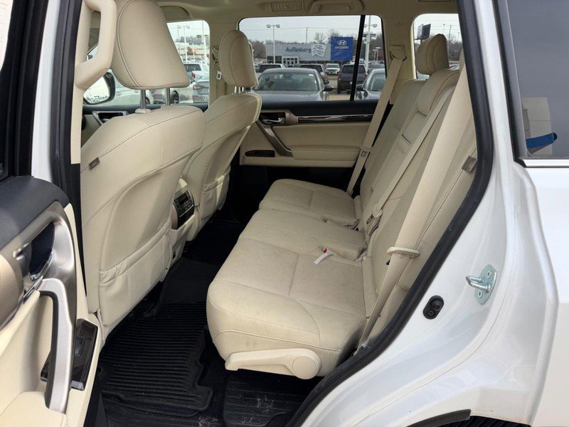 Used 2020 Lexus GX 460 Premium w/ Premium Package image 9