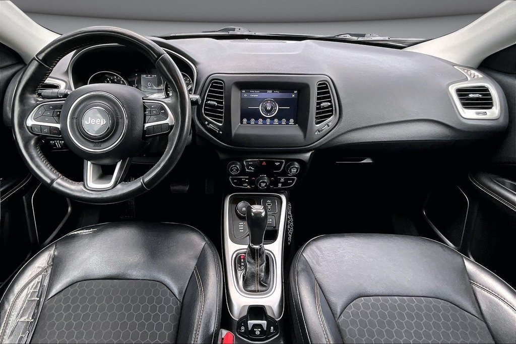 Used 2019 Jeep Compass Latitude w/ Cold Weather Group AWD/4WD image 7