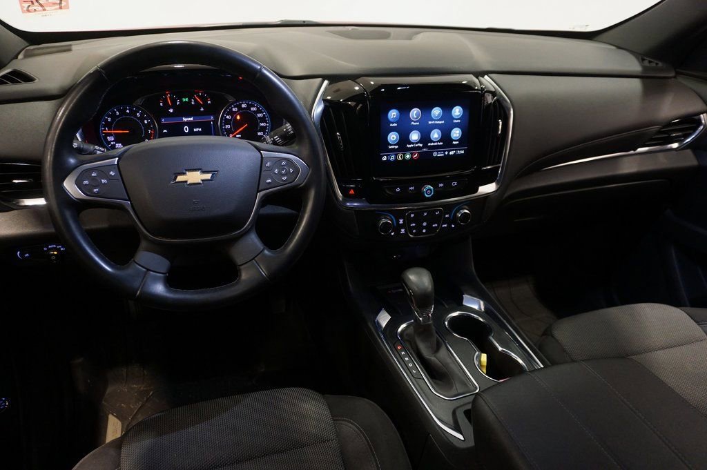 Certified 2023 Chevrolet Traverse LT w/ Rear Camera Mirror Package image 14