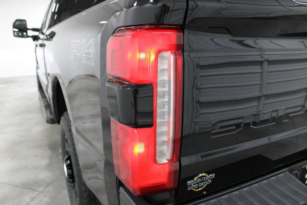 New 2026 Ford F250 Lariat w/ Black Appearance Package AWD/4WD image 30