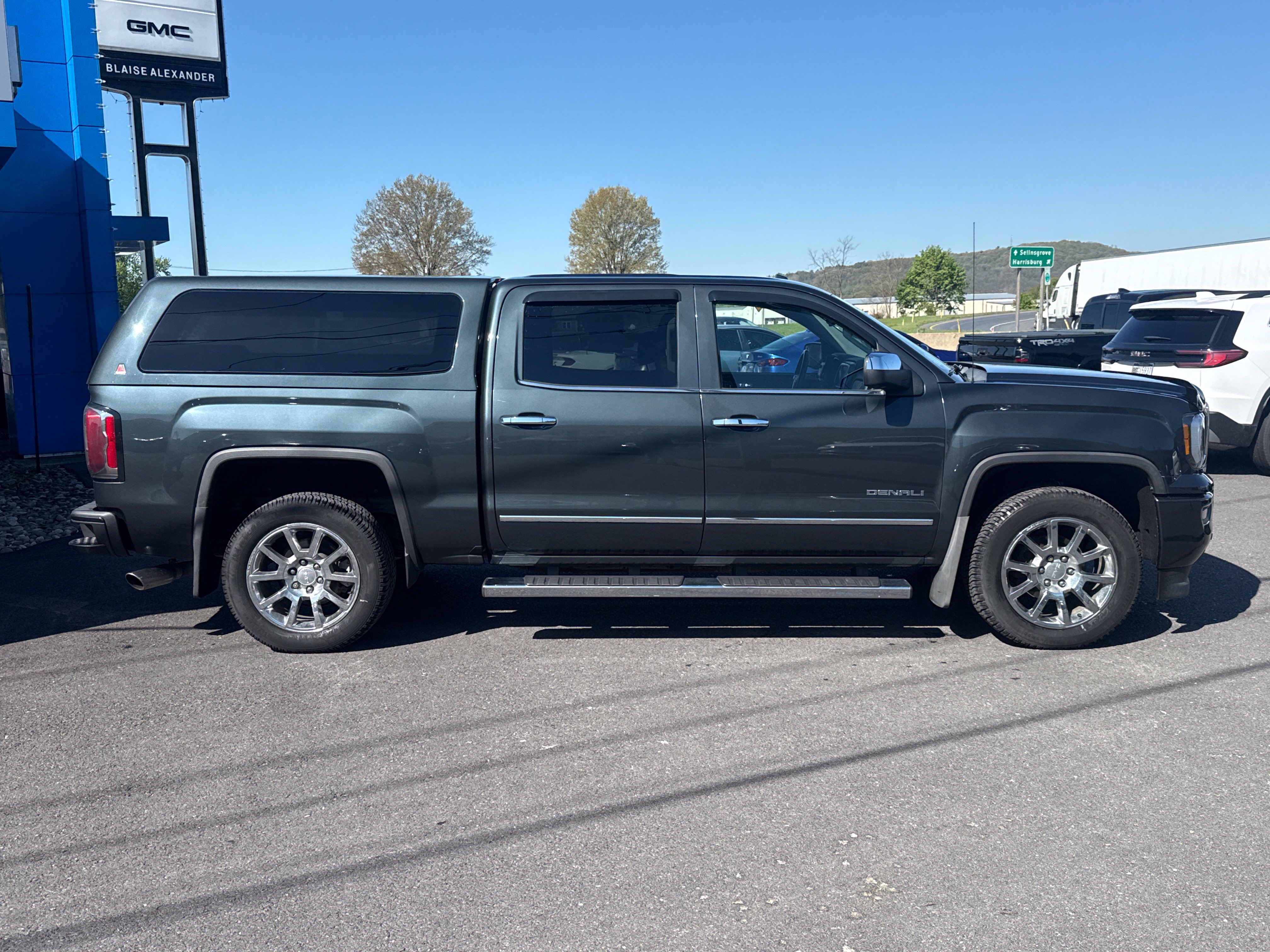 Used 2018 GMC Sierra 1500 Denali AWD/4WD image 2