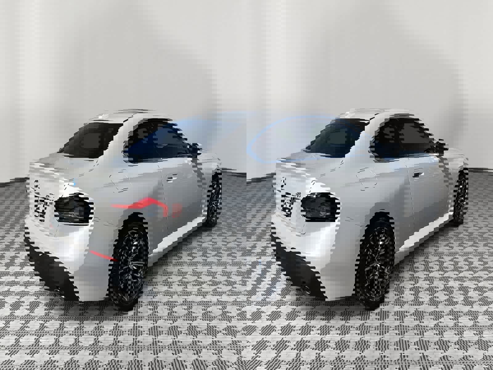 Used 2023 BMW 230i Coupe w/ Premium Package image 5