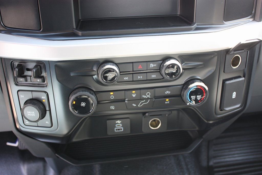 New 2026 Ford F250 XL w/ XL Chrome Package image 26