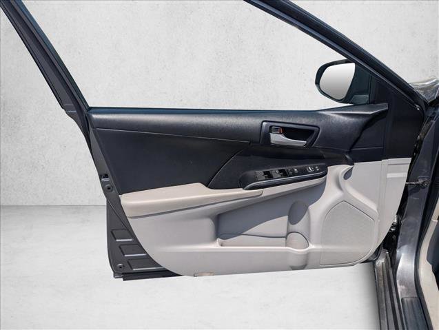 Used 2014 Toyota Camry LE FWD image 21