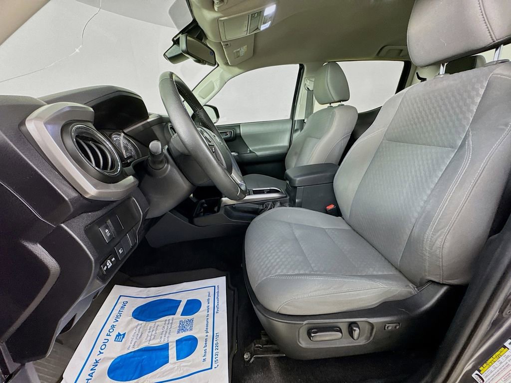 Used 2022 Toyota Tacoma SR5 RWD image 24