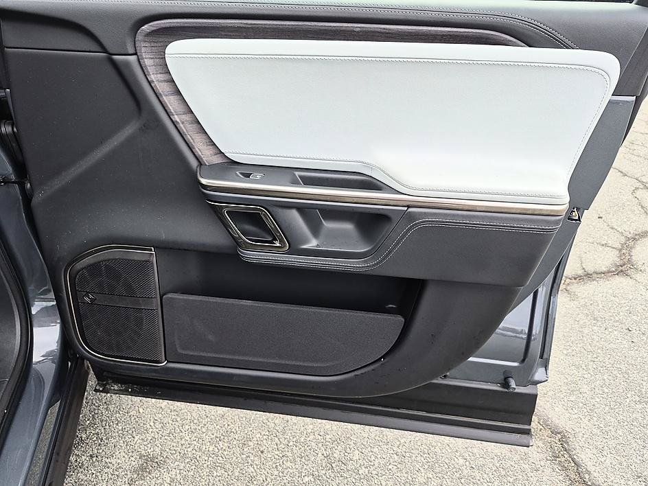 Used 2023 Rivian R1S Launch Edition Quad AWD/4WD image 33