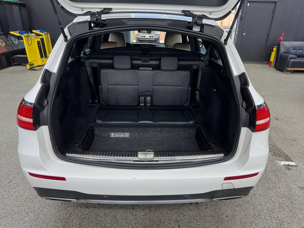 Used 2017 Mercedes-Benz E 400 4MATIC Wagon image 16