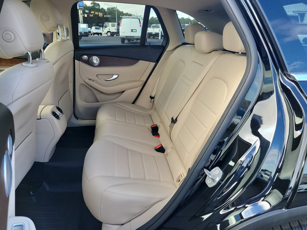 Used 2020 Mercedes-Benz GLC 300 image 26