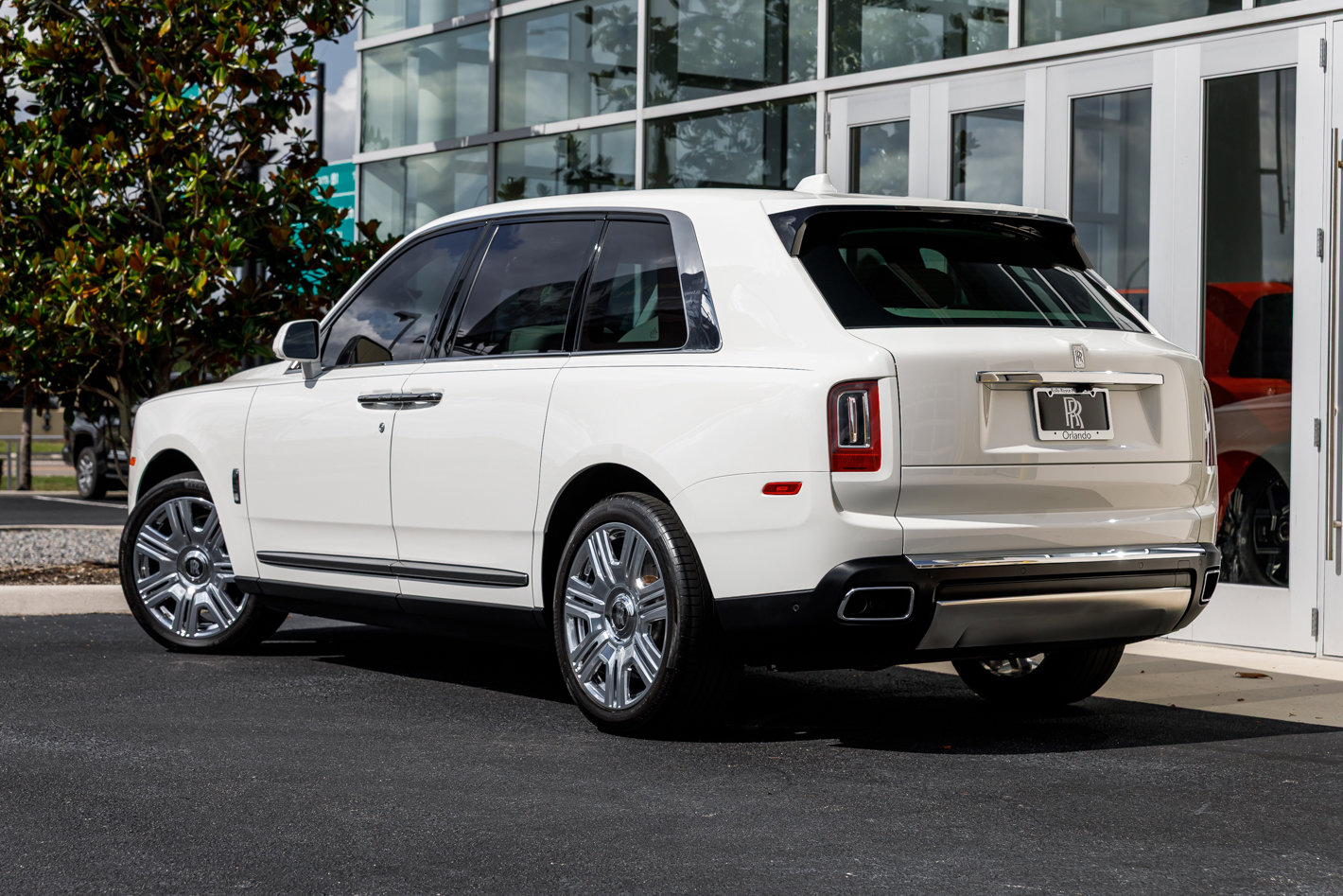Used 2023 Rolls-Royce Cullinan AWD/4WD image 12