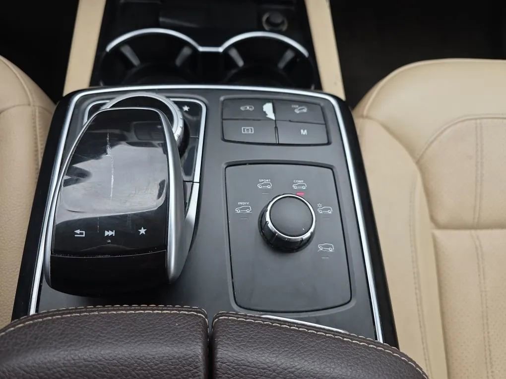 Used 2017 Mercedes-Benz GLS 450 4MATIC image 36