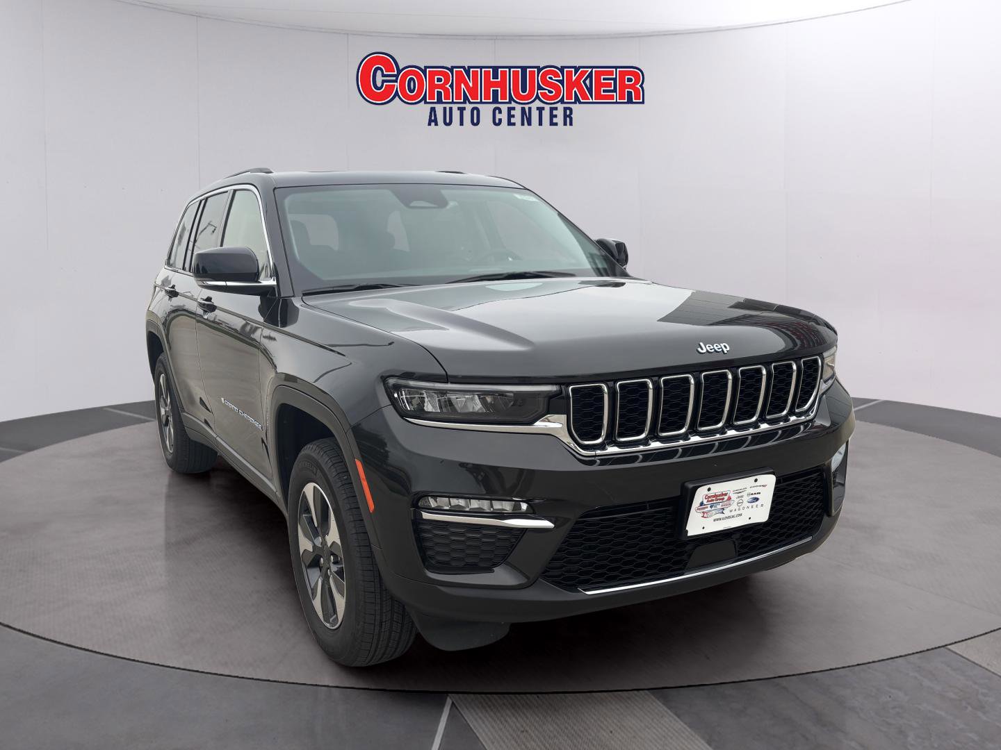 Used 2023 Jeep Grand Cherokee 4WD 4xe image 1