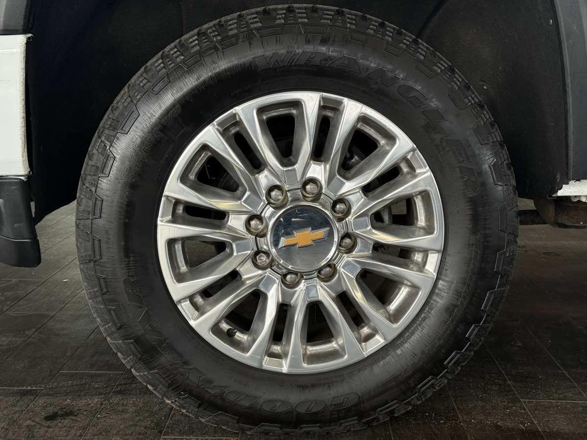 Used 2022 Chevrolet Silverado 2500 High Country AWD/4WD image 26