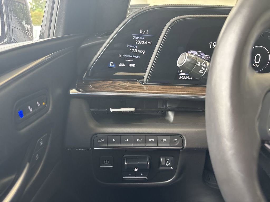 Certified 2023 Cadillac Escalade ESV Sport Platinum w/ LPO, ONYX Package AWD/4WD image 18