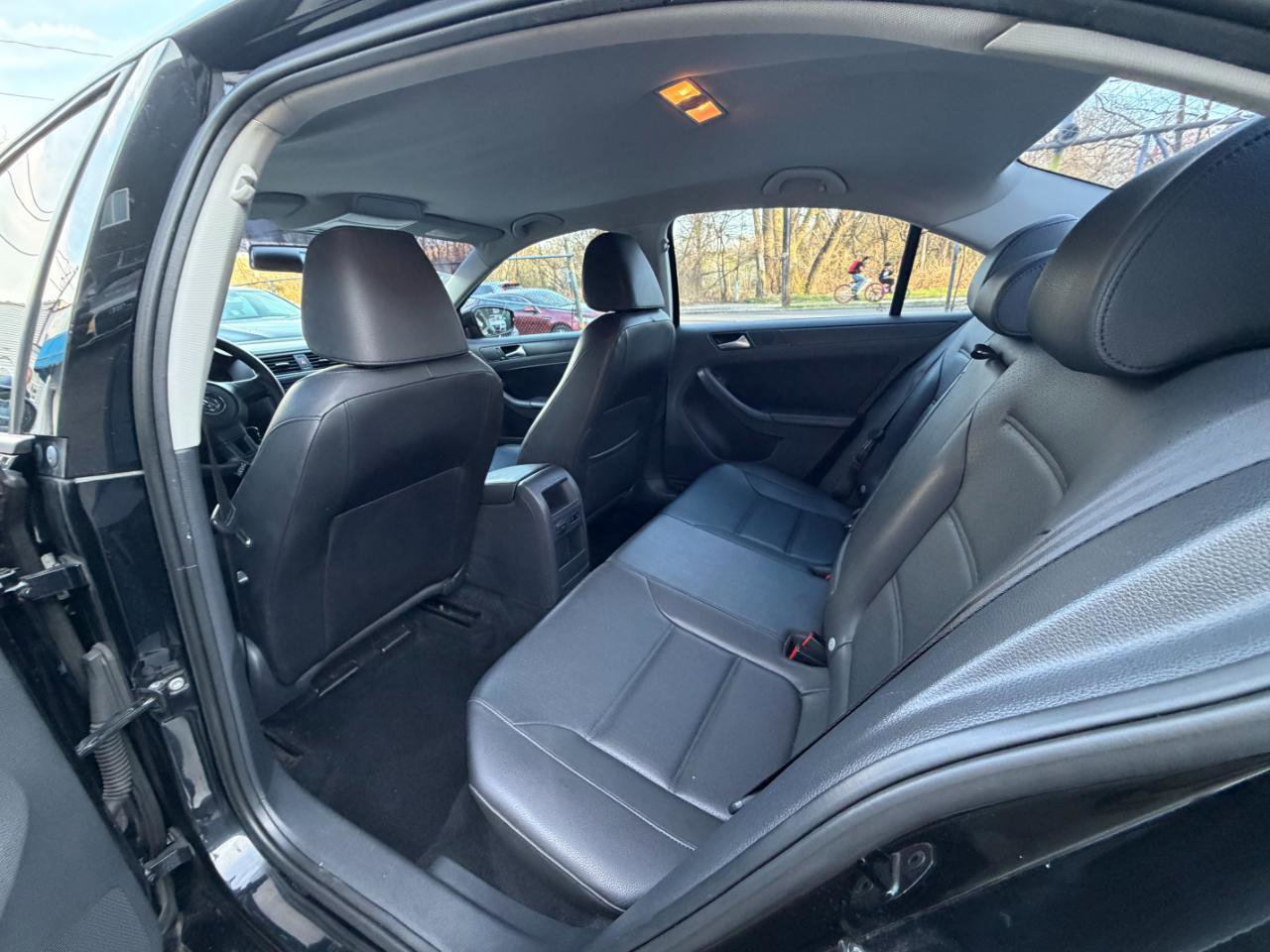 Used 2014 Volkswagen Jetta SE FWD image 27