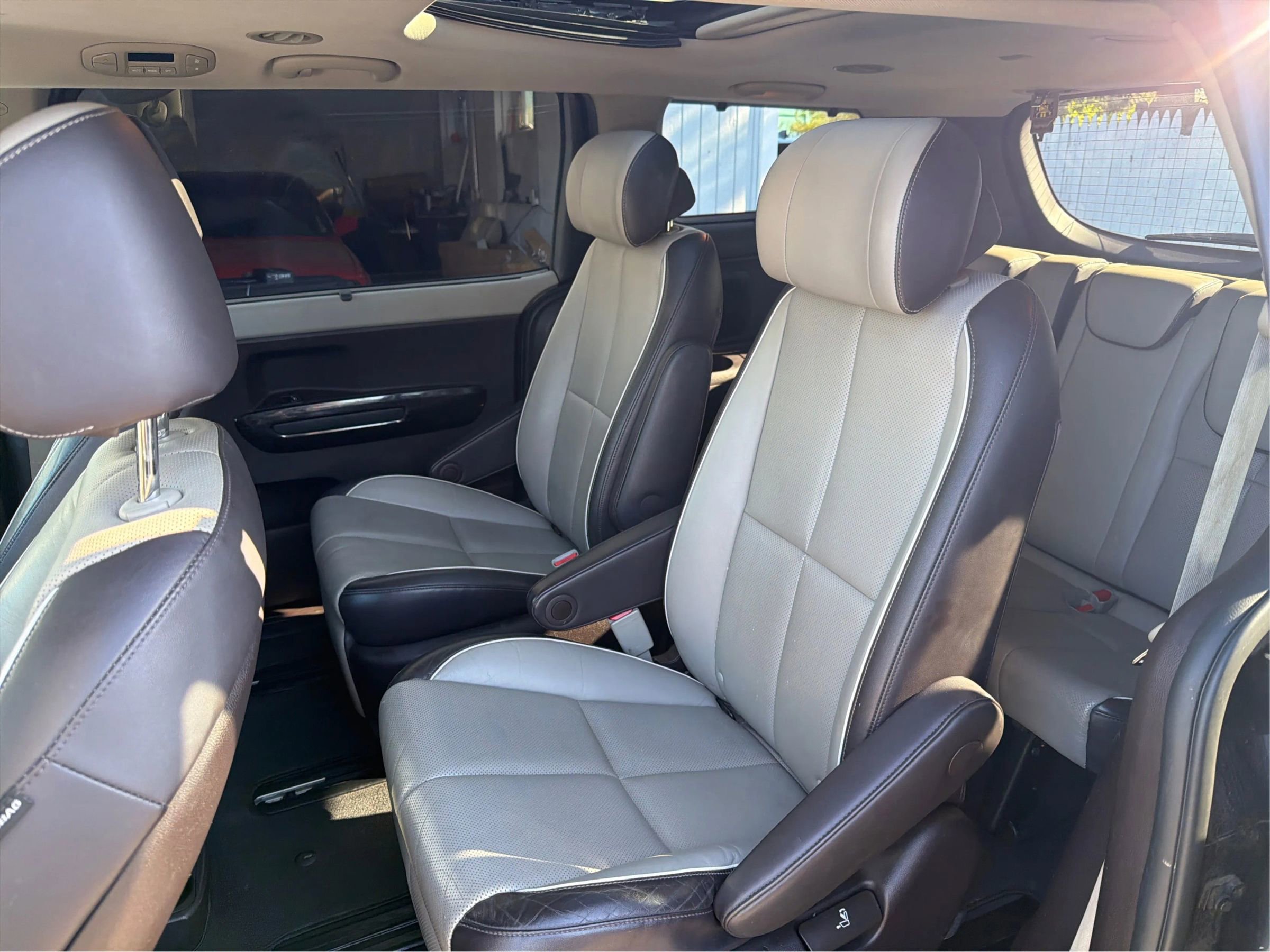 Used 2016 Kia Sedona SX Limited FWD image 13
