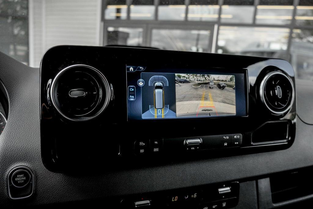 Used 2025 Mercedes-Benz Sprinter 2500 image 17
