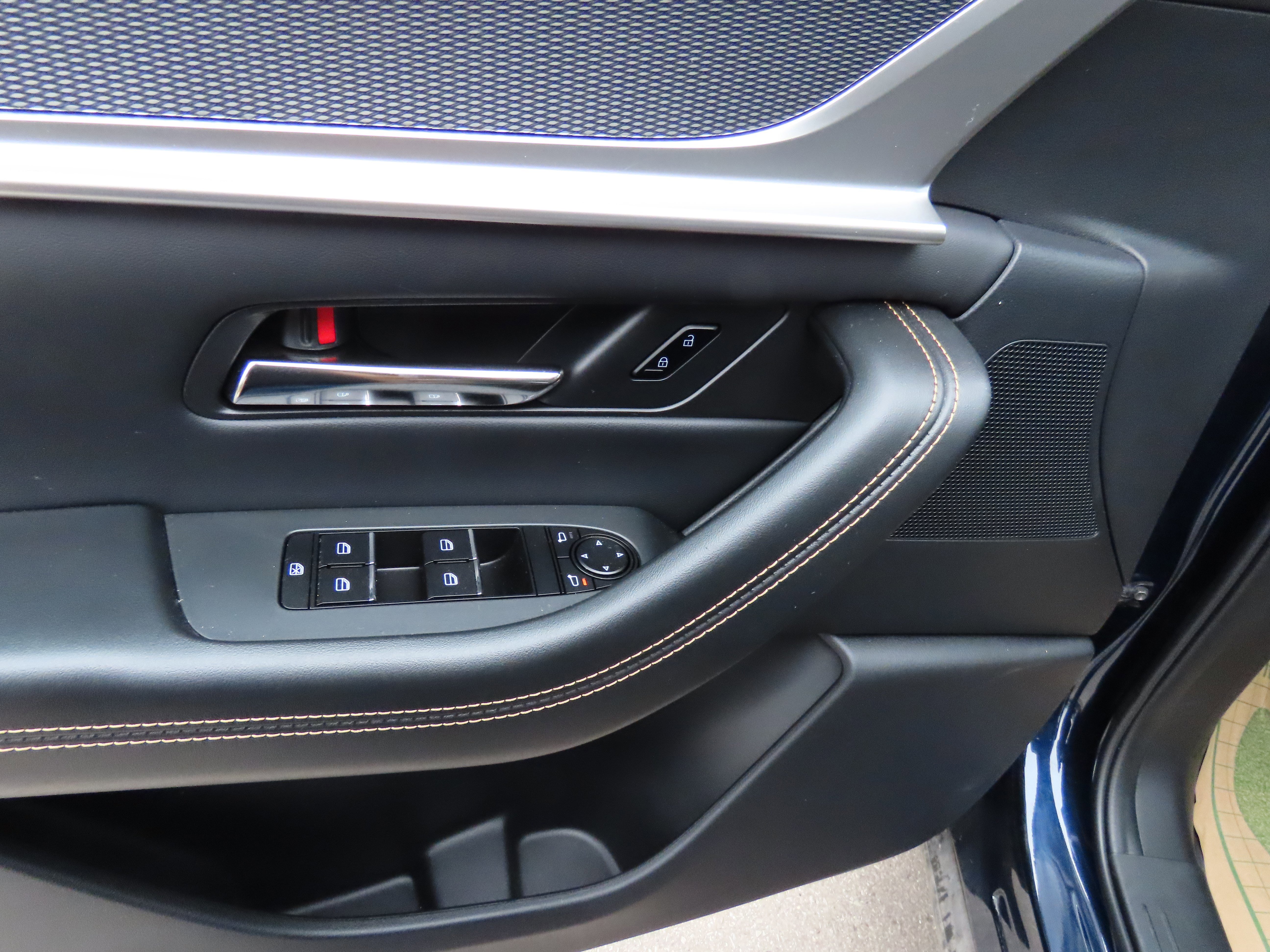 Certified 2025 MAZDA CX-90 Plug-In Hybrid w/Premium Sport image 25