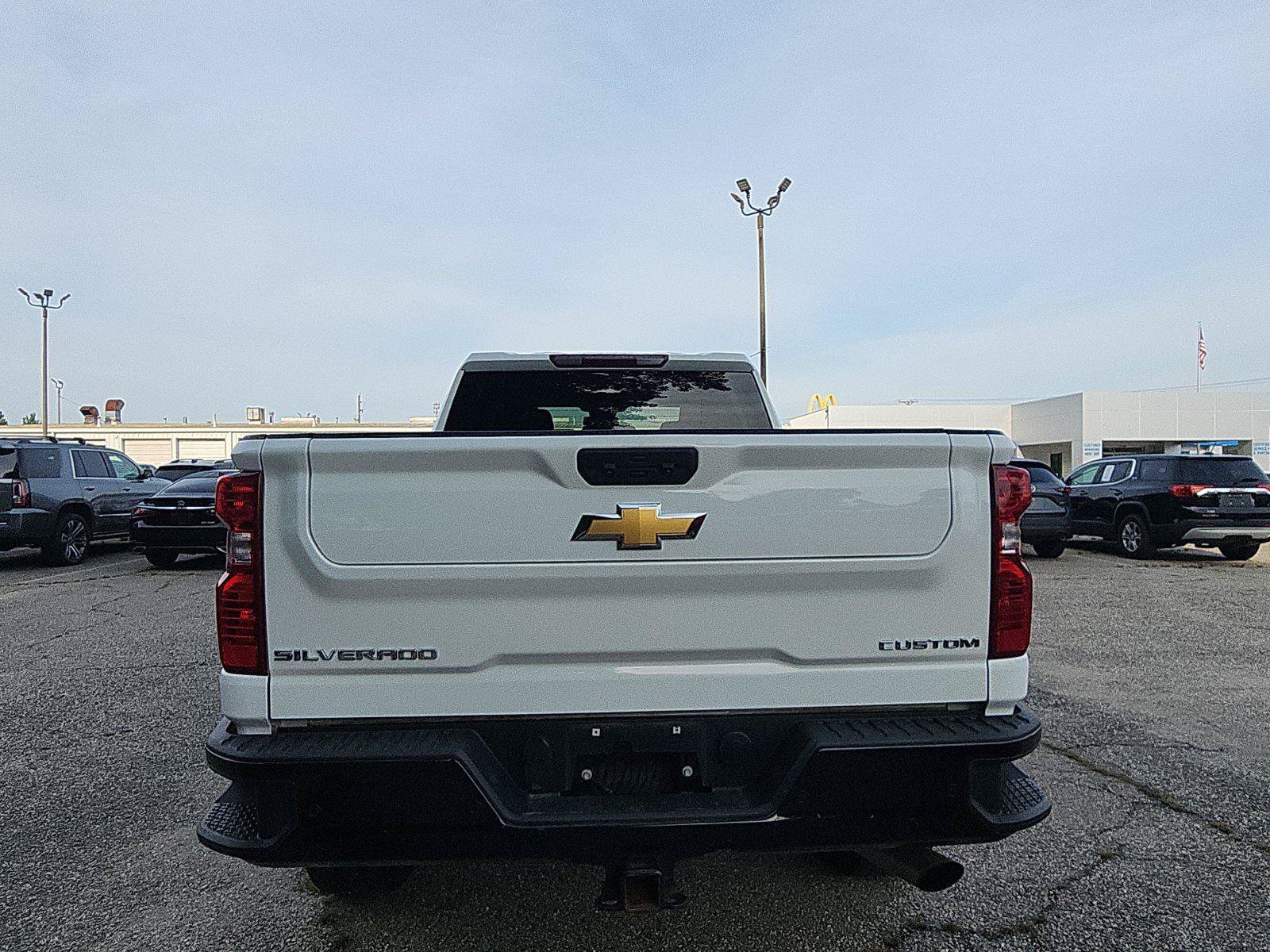 Used 2024 Chevrolet Silverado 2500 Custom w/ Custom Value Package AWD/4WD image 4