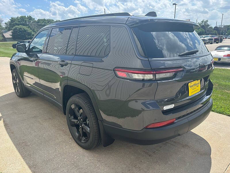 New 2026 Jeep Grand Cherokee L Limited w/ Limited Altitude Package AWD/4WD image 5