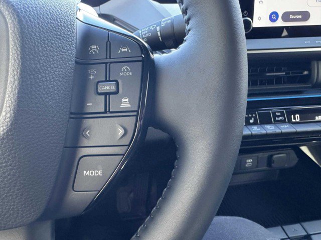 Used 2025 Toyota Prius image 26