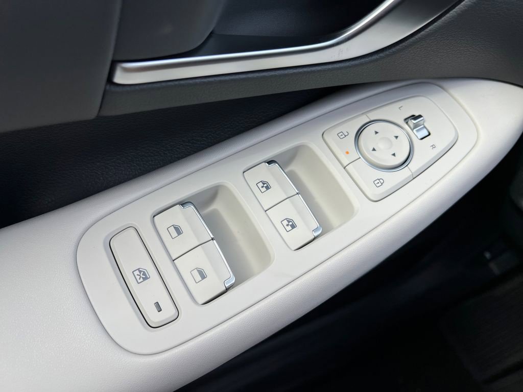 New 2025 Hyundai Sonata SEL FWD image 10