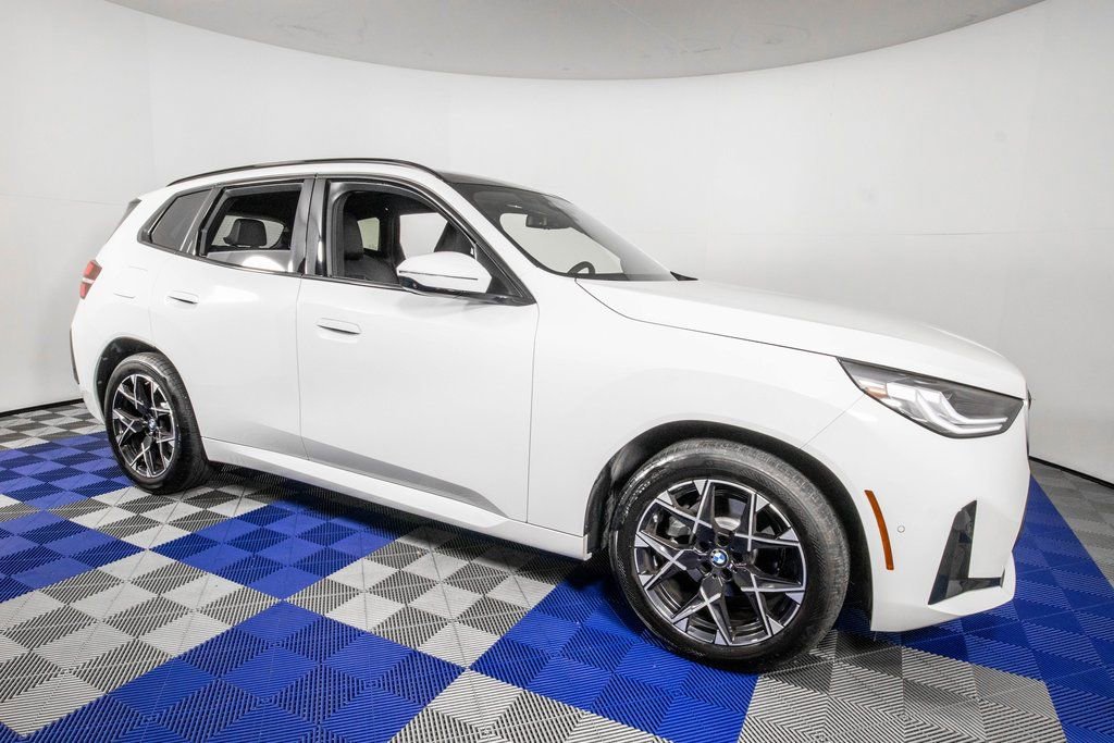 Used 2025 BMW X3 xDrive30i image 3