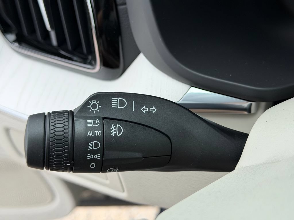 New 2026 Volvo XC60 T8 Ultra w/ Protection Package Premier AWD/4WD image 30