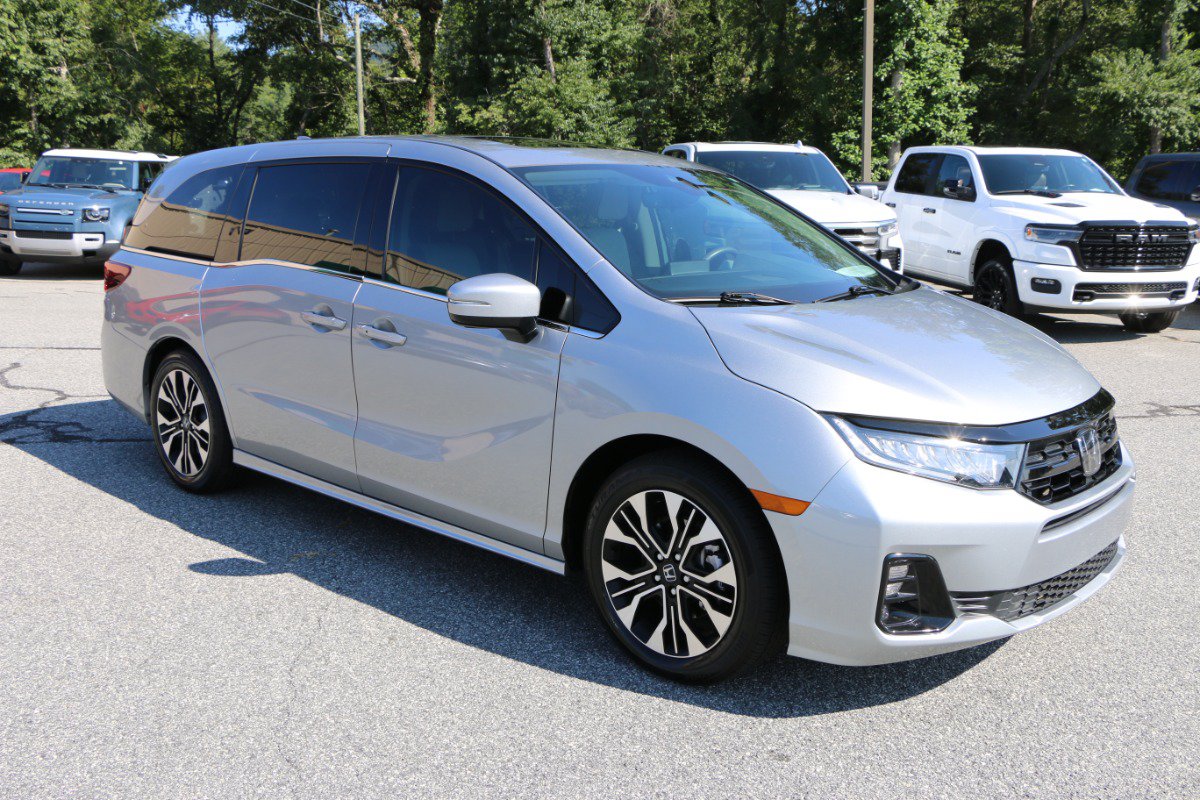 Used 2025 Honda Odyssey Elite image 10