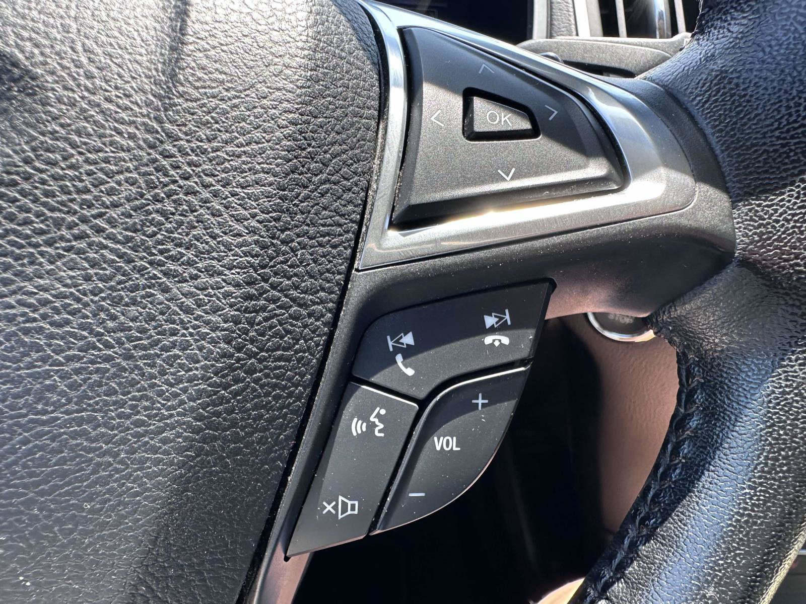 Used 2016 Ford Edge SEL w/ Equipment Group 201A AWD/4WD image 18