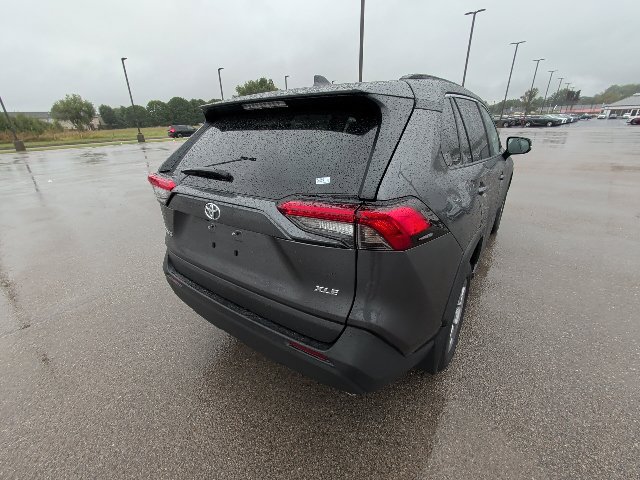 Used 2025 Toyota RAV4 XLE w/ Convenience Package FWD image 6