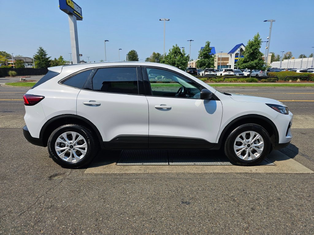 Used 2025 Ford Escape Active AWD/4WD image 4