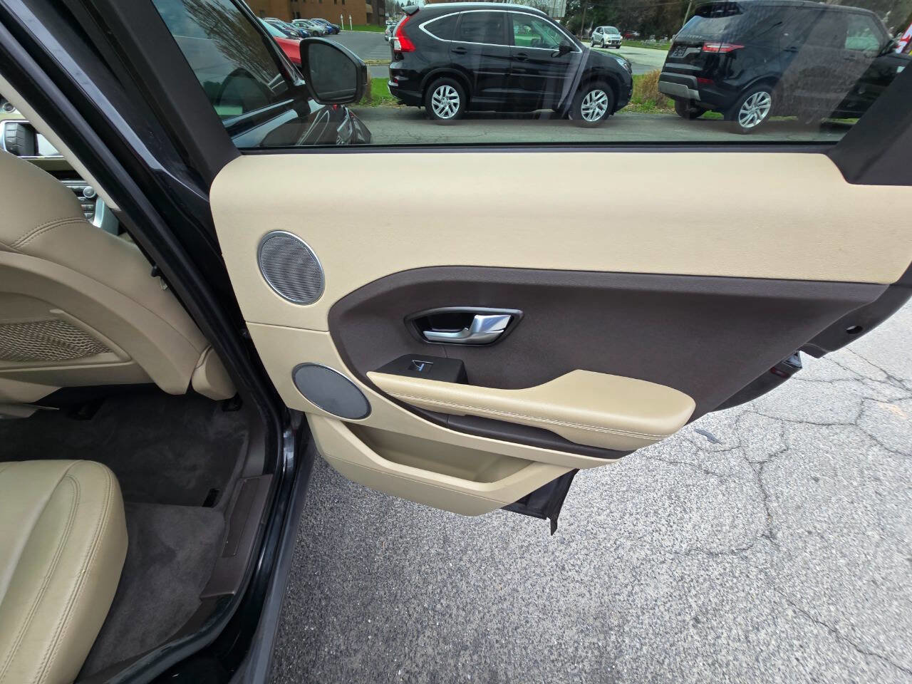 Used 2014 Land Rover Range Rover Evoque Pure Premium image 33