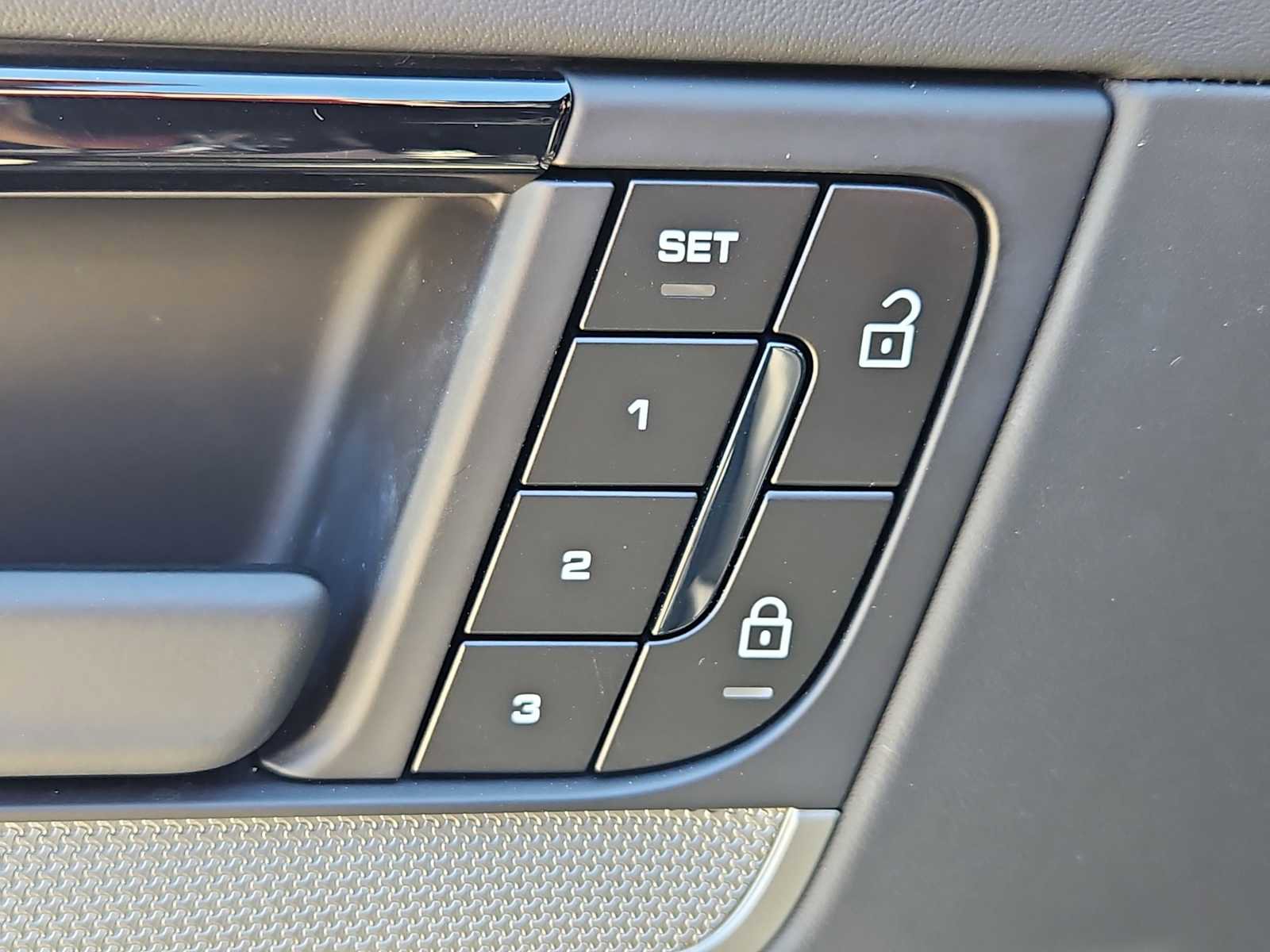 Certified 2025 Porsche Cayenne S AWD/4WD image 14