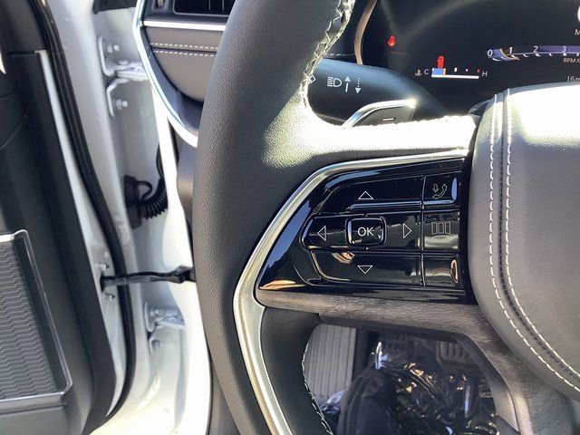 New 2025 Jeep Grand Cherokee Overland w/ Luxury Tech Group IV image 13