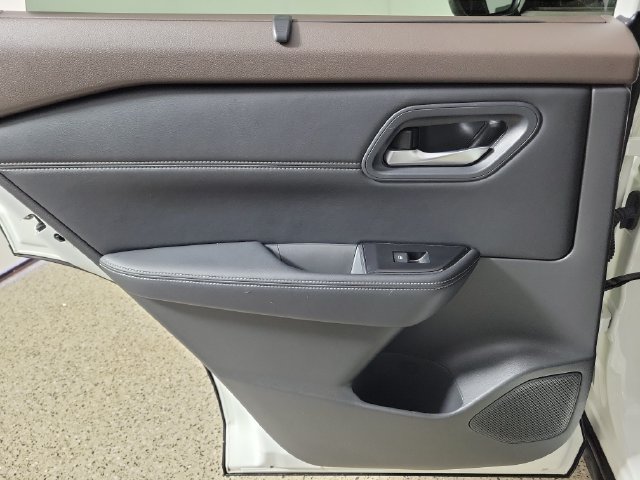 Used 2023 Nissan Rogue SL w/ SL Premium Package FWD image 14