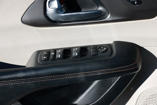Used 2020 Chrysler Pacifica Touring-L Plus image 55
