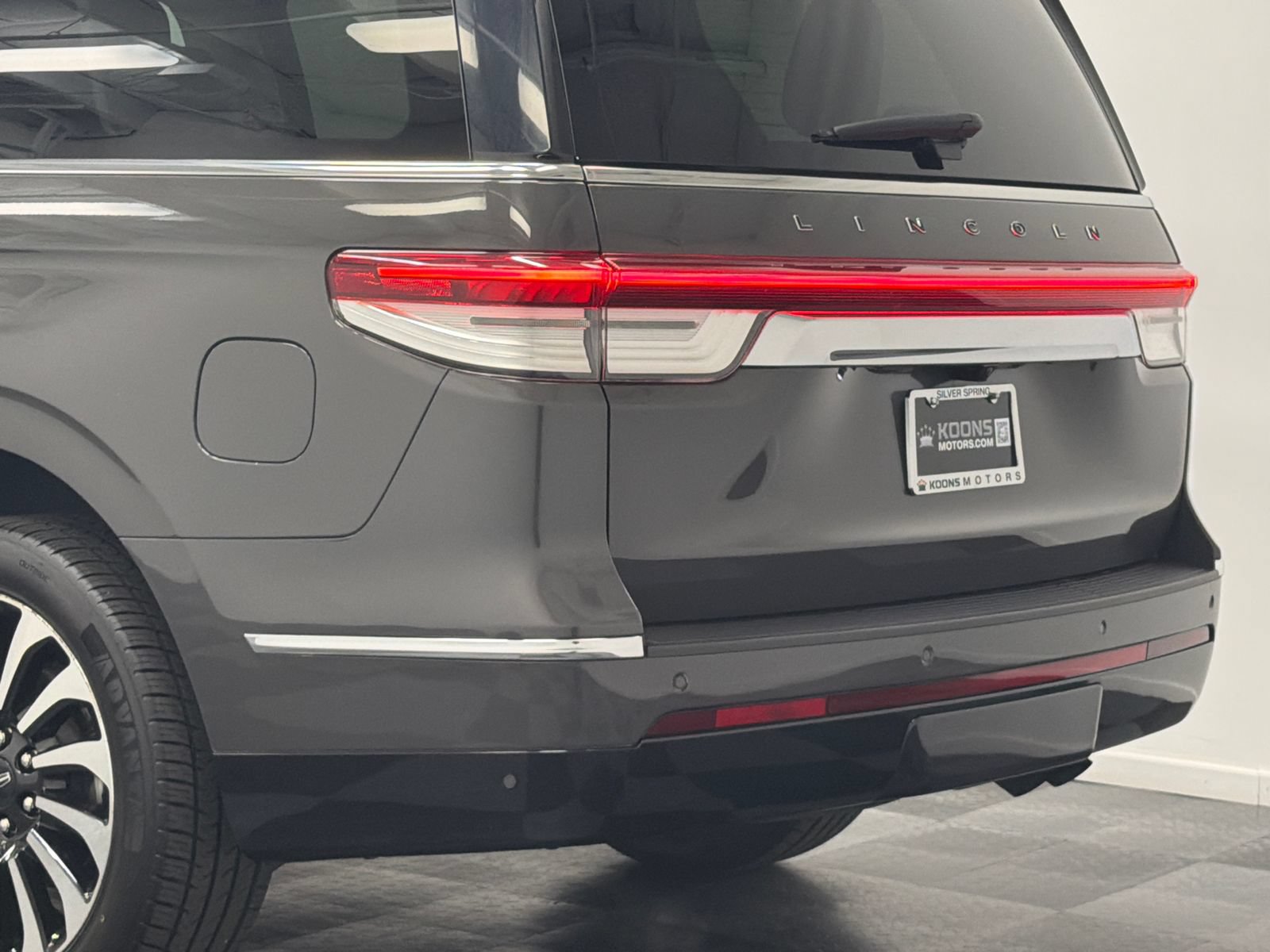 Certified 2023 Lincoln Navigator Black Label AWD/4WD image 7