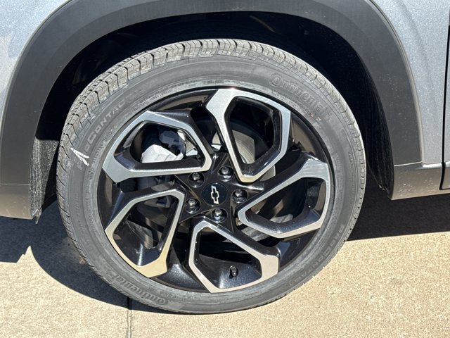 New 2026 Chevrolet Trax RS w/ Sunroof Package image 14
