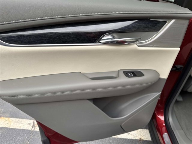 Used 2021 Cadillac XT6 Premium Luxury image 9