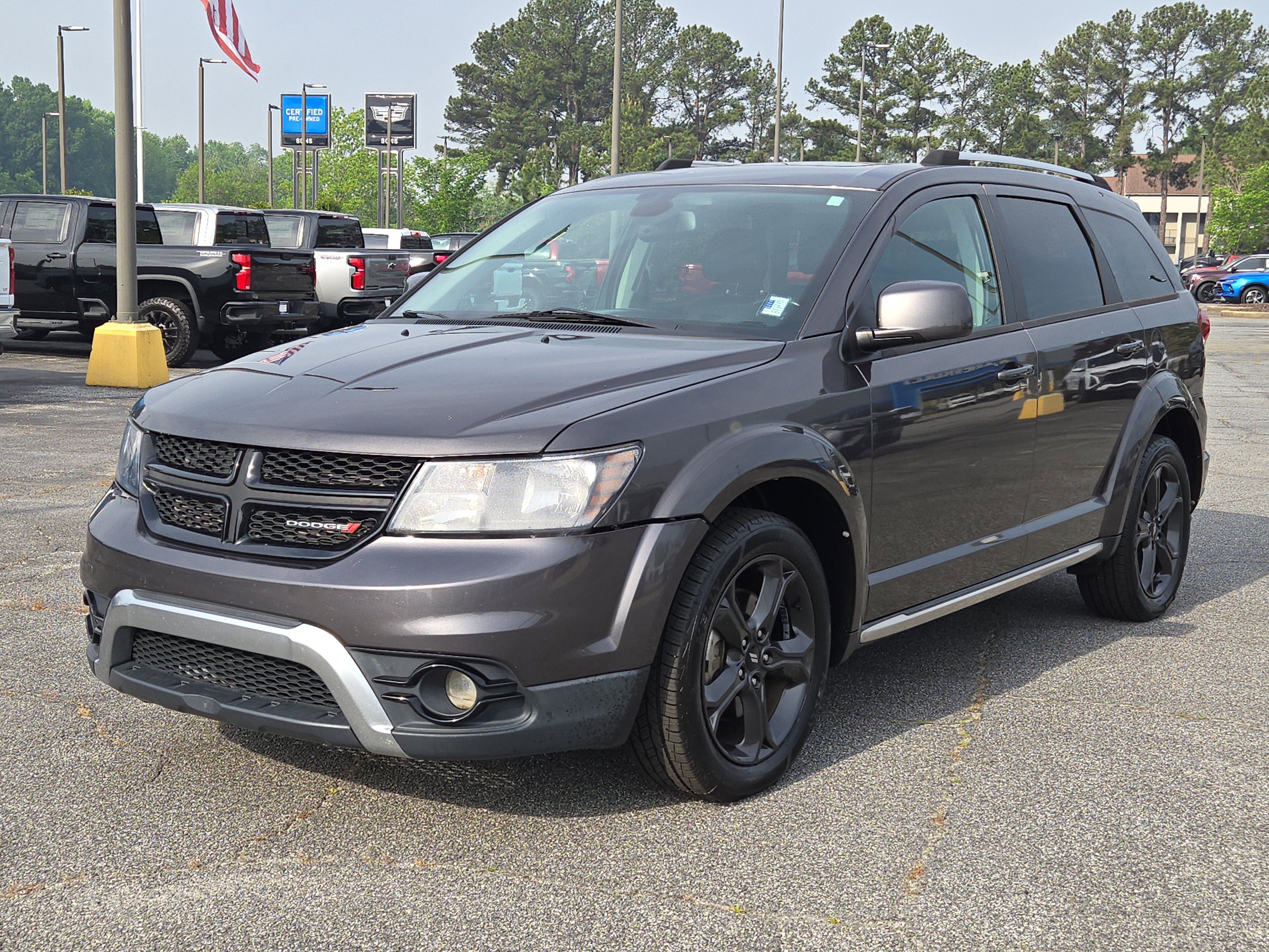 Used 2020 Dodge Journey Crossroad w/ Popular Equipment Group FWD image 2