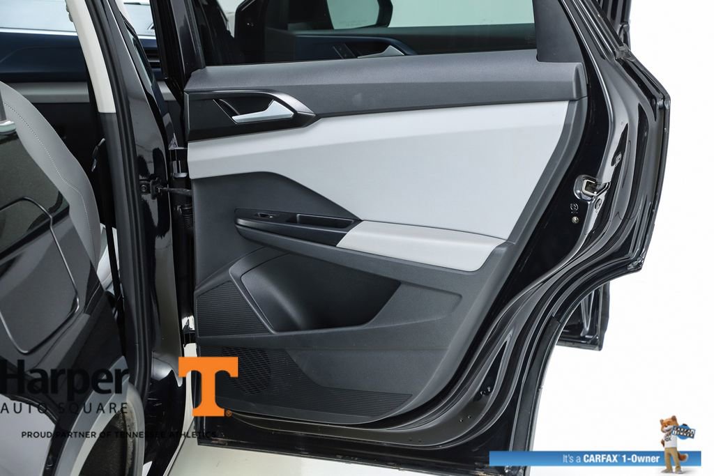 Used 2023 Volkswagen Taos SE w/ Panoramic Sunroof Package image 29