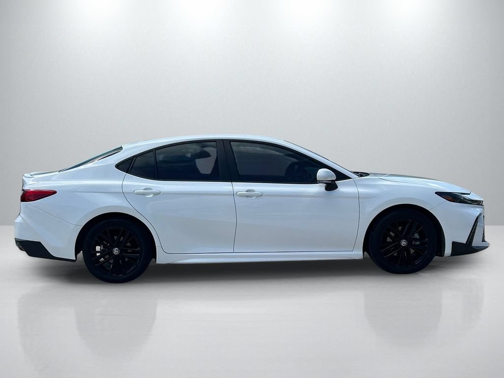 Used 2025 Toyota Camry SE w/ Convenience Package FWD image 4