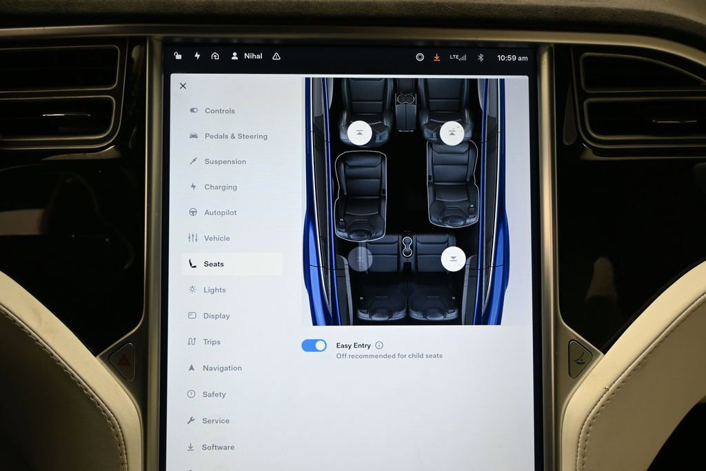 Used 2017 Tesla Model X 90D image 32